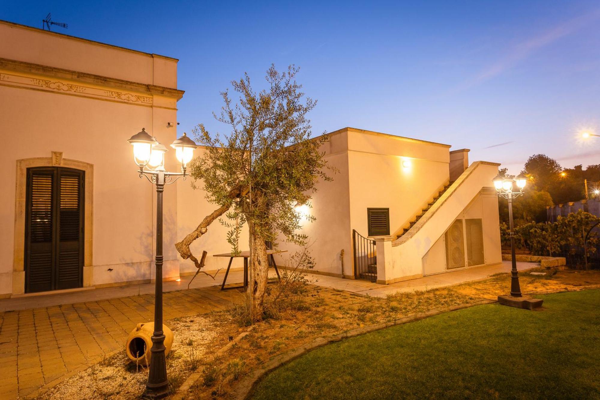 Villa Giardino Delle Zie: Charming Retreat with Half-Board Option Tricase Exterior photo