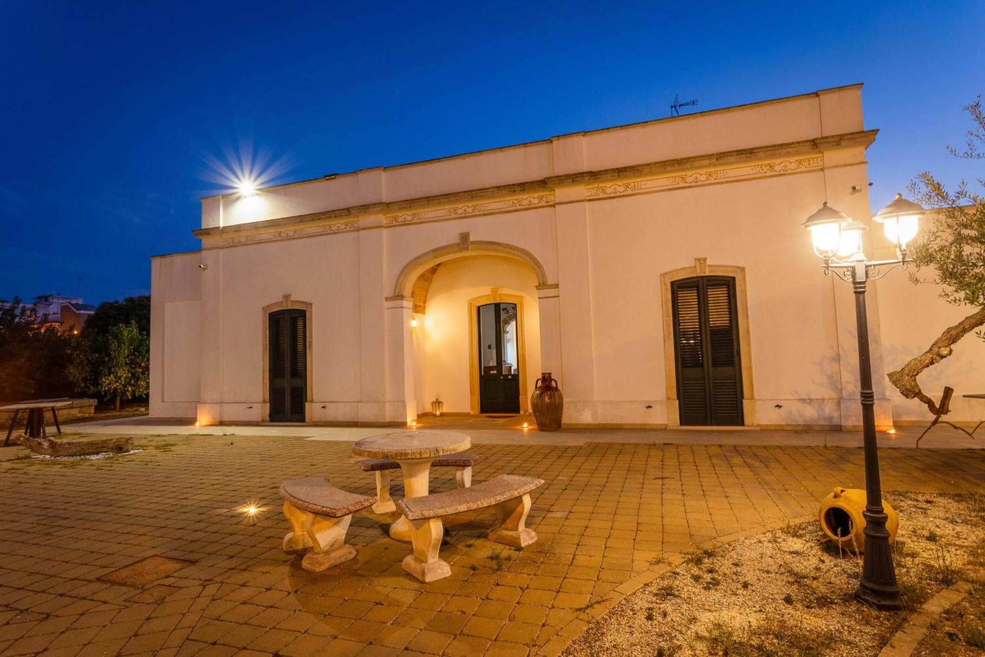 Villa Giardino Delle Zie: Charming Retreat with Half-Board Option Tricase Exterior photo